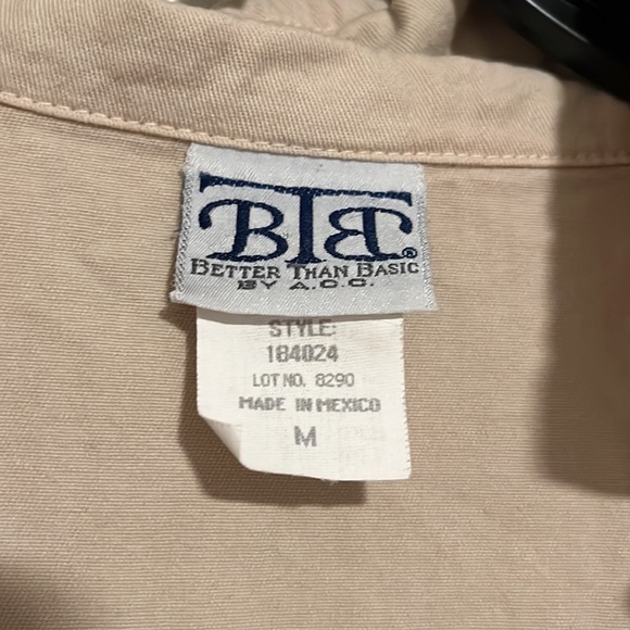 Cute, light, beige jacket - Picture 3 of 4